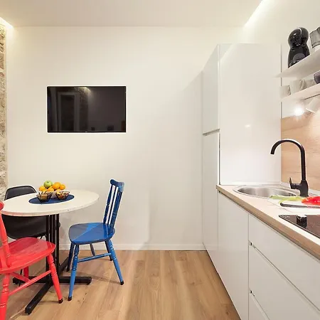 Ad2 Apartment Split